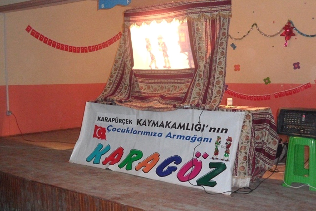İlkokul Öğrencilerinin Karagöz Hacivat Keyfi
