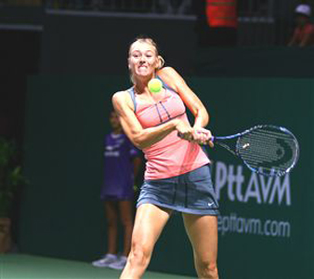 Kortun Sultanlarından Tenis Ziyafeti