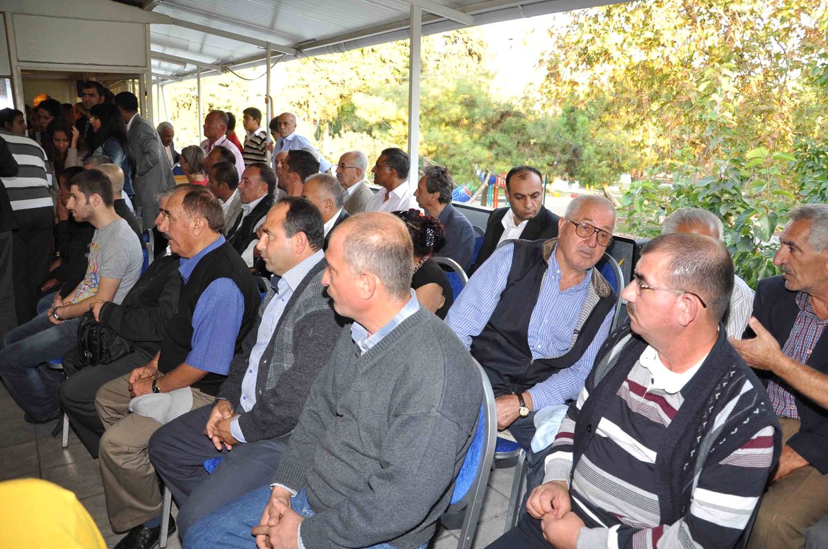 Kuşadası\'nda Siyesi Partilerde Bayramlaşma