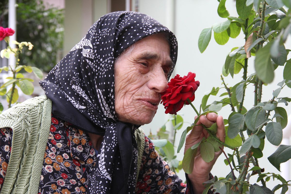 Meral Nine\'den Beyaz\'a Şok Cevap