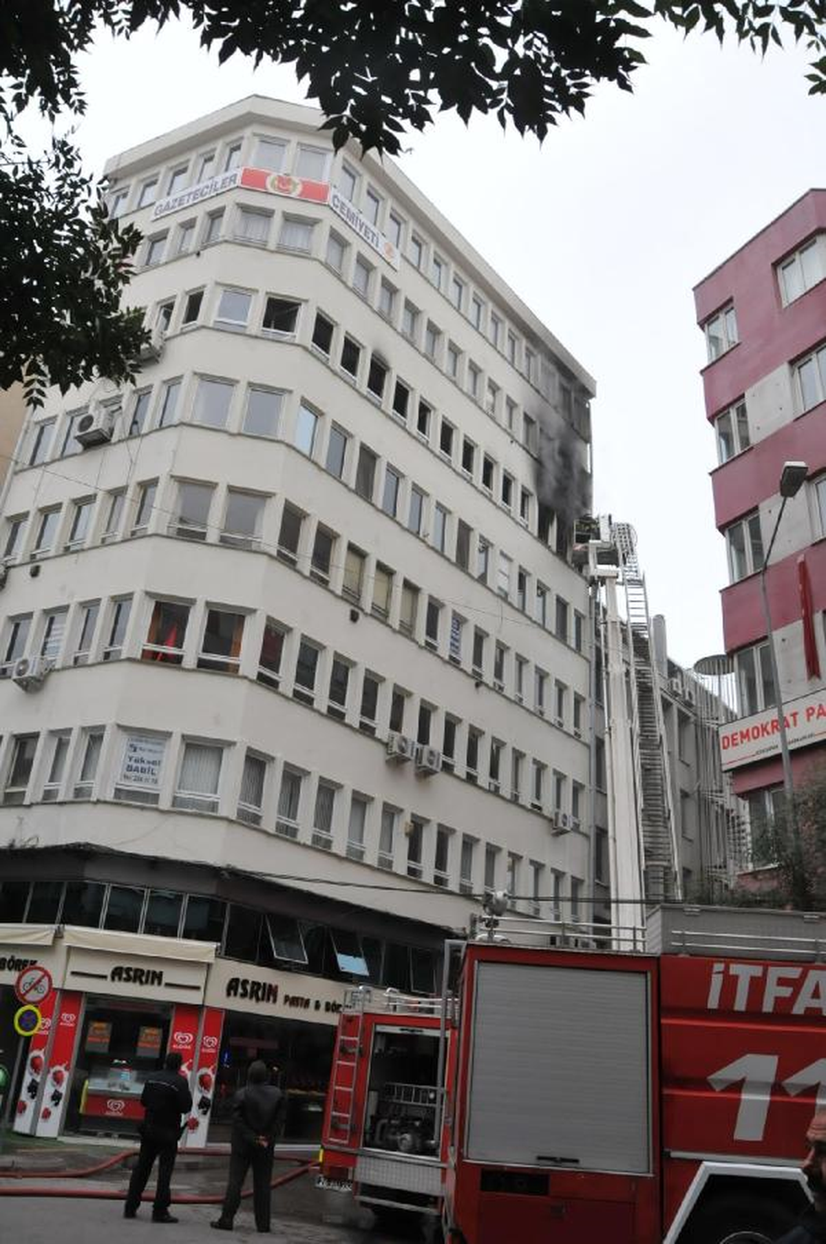 Muhasebe Bürosunda Çıkan Yangında 1 Kişi Öldü