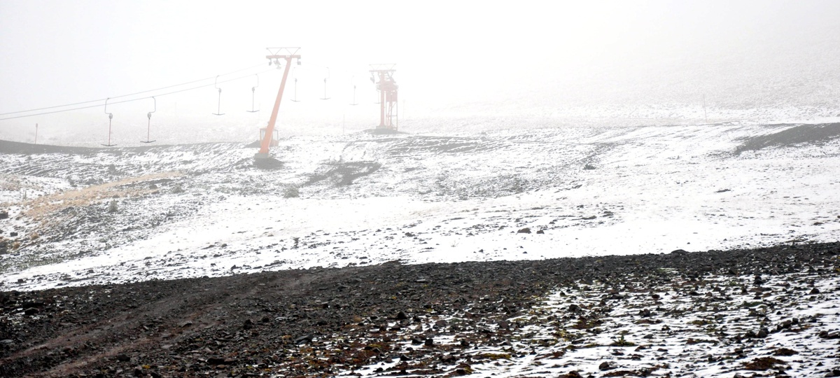 (Özel Haber) Erzurum\'un Yüksek Kesimlerine Kar Yağdı