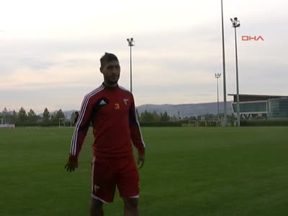 Prosinecki "Kağıt Üzerinde Galasataray, Sahada Biz Favoriyiz"