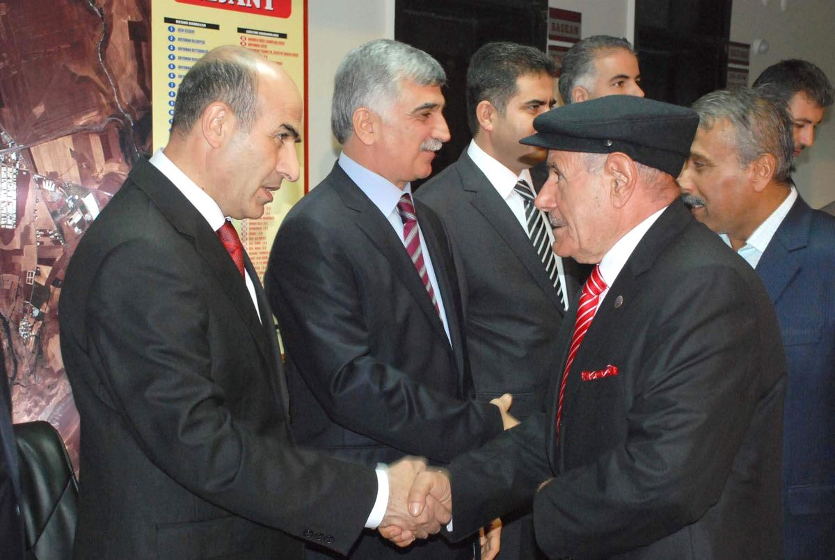 Vali Mahmut Demirtaş Vatandaşlarla Bayramlaştı