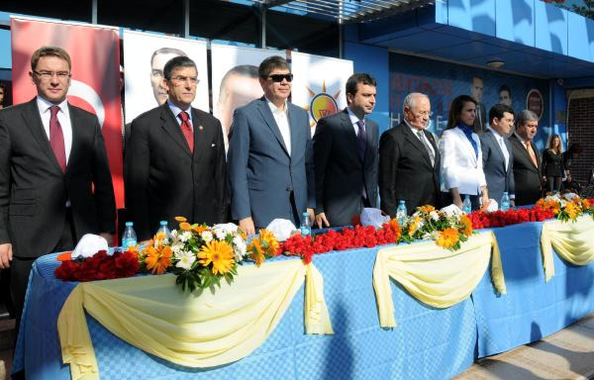 Vecdi Gönül: Cumhuriyet Sayesinde Minarelerden Ezan Sesi Eksik Olmuyor
