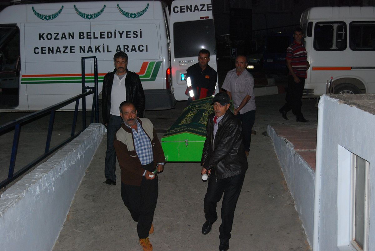 Adana\'da Trafik Kazası : 1 Ölü, 2 Yaralı