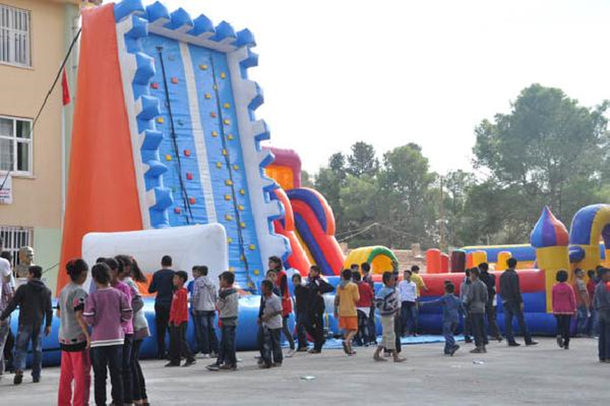 Akçakaleli Çocuklara Seyyar Lunaparkta Ücretsiz Eğlence