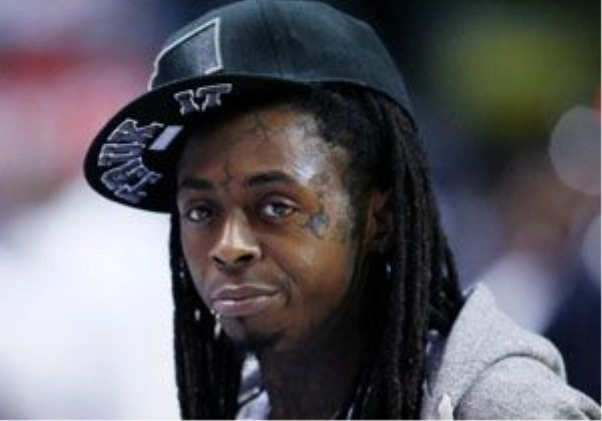 Amerikalı Rapçi Lil Wayne, Hayranlarını Korkuttu