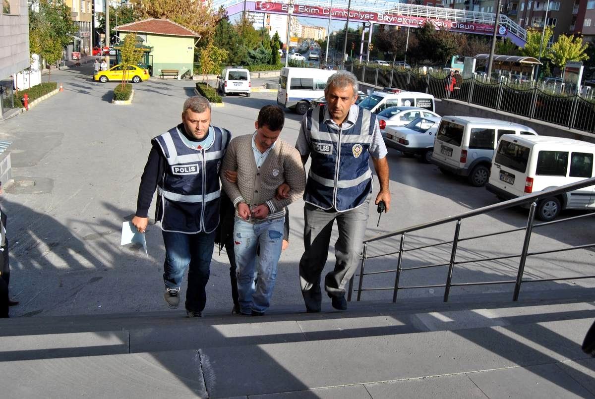 Babasını Öldürüp İşyerini Yakan Oğul Adliyeye Sevk Edildi