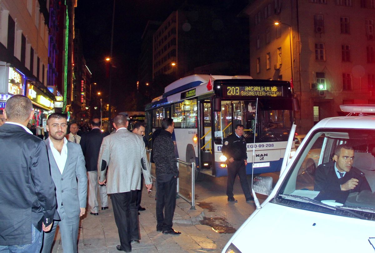 Başkentte Belediye Otobüsüne Demir Sopalı Saldırı