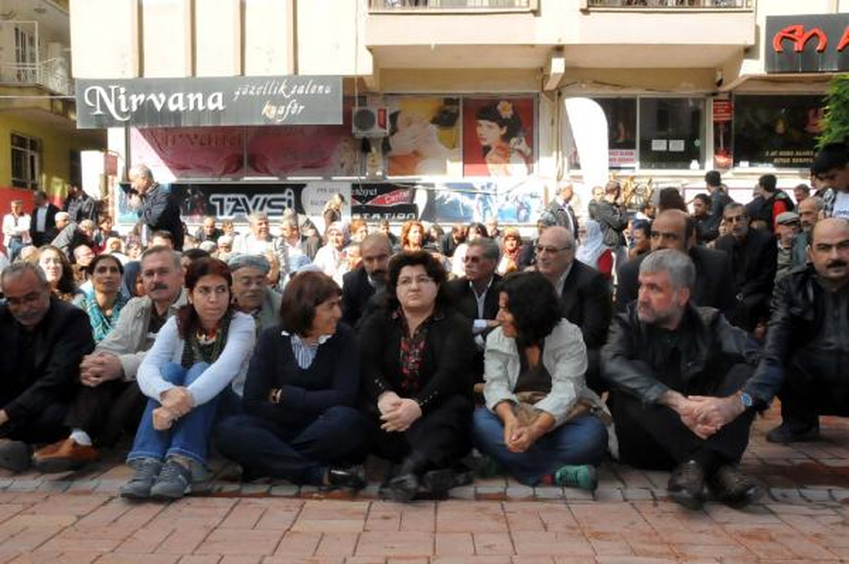 BDP\'lilerden Cezaevlerindeki Açlık Grevlerine Destek Eylemi