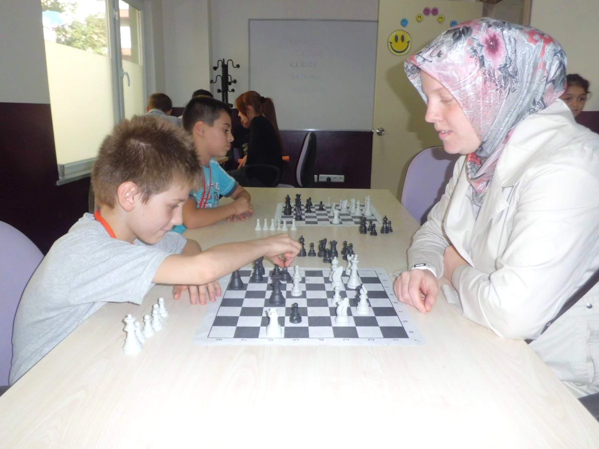 Bilgievleri Velileri Bırakmıyor