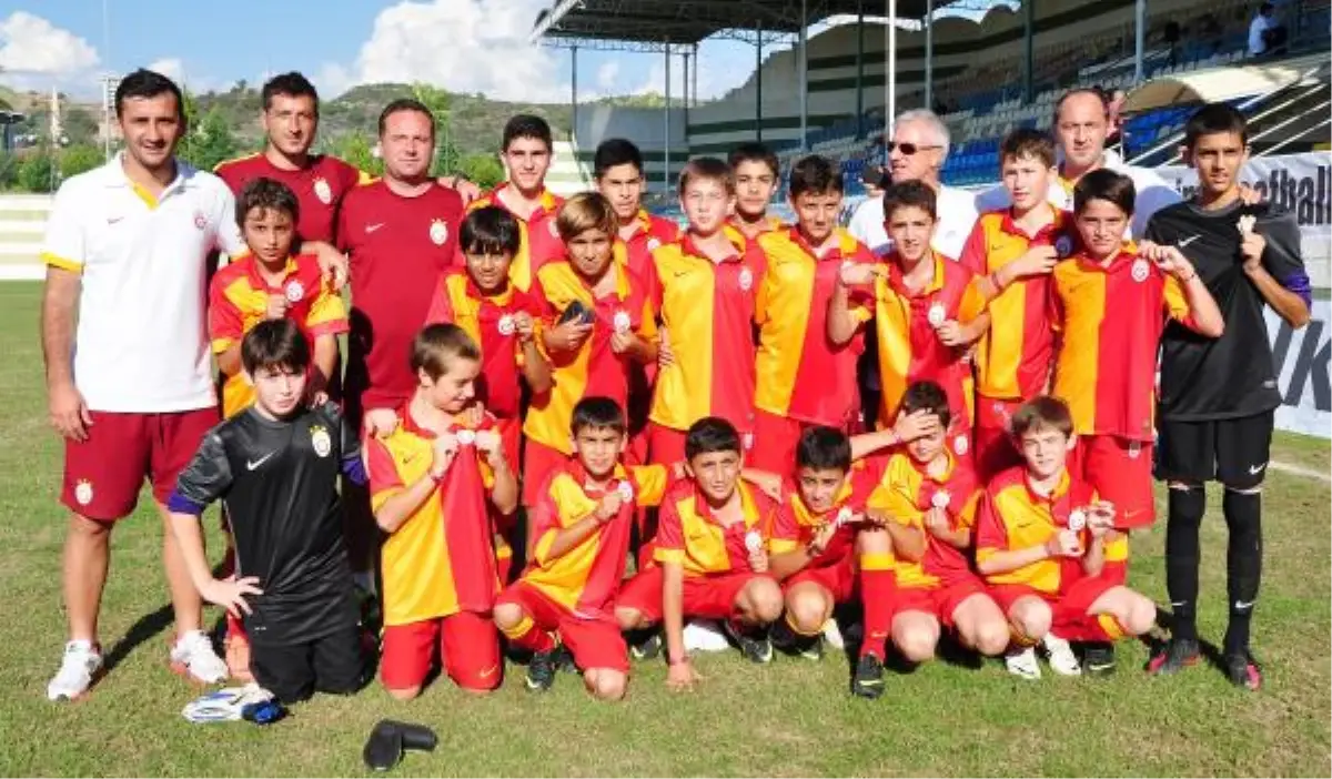 Galatasaray U-13 İkinci Kez Şampiyon