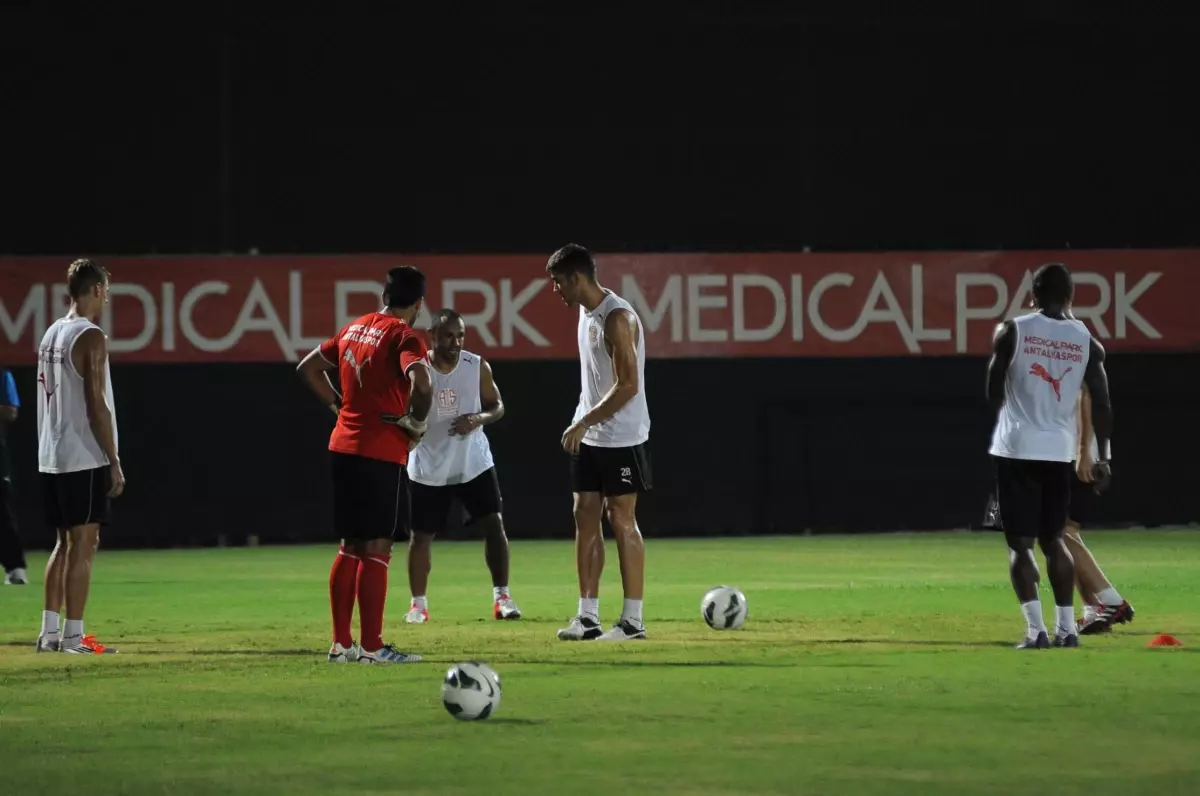 Medical Park Antalyaspor, Fenerbahçe Maçının Hazırlıklarını Tamamlayarak Kampa Girdi