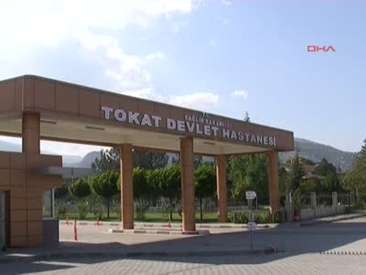 Tokat Ambulanslar Hastanenin Yanından Geçip 2 Km Yol Katettikten Sonra Acile Girebiliyor