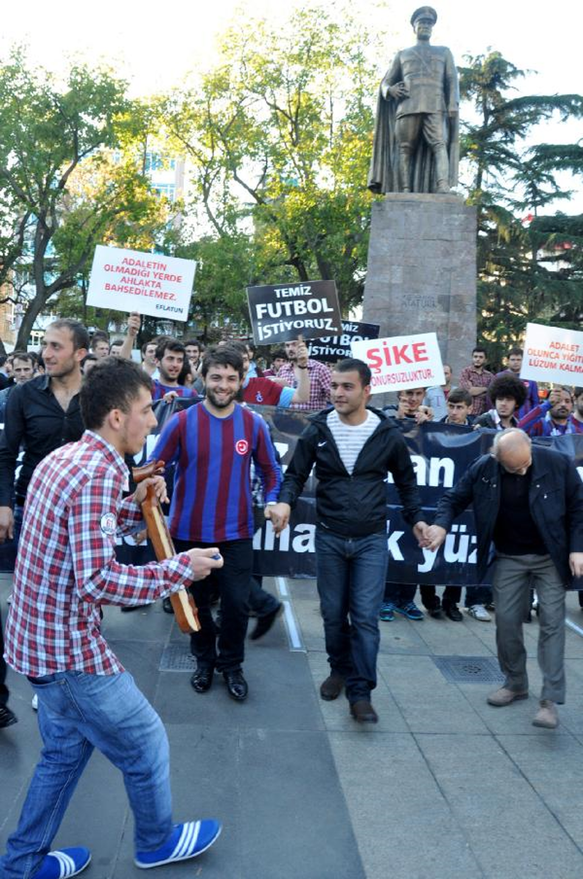 Trabzon\'da Horonlu Temiz Futbol Eylemi
