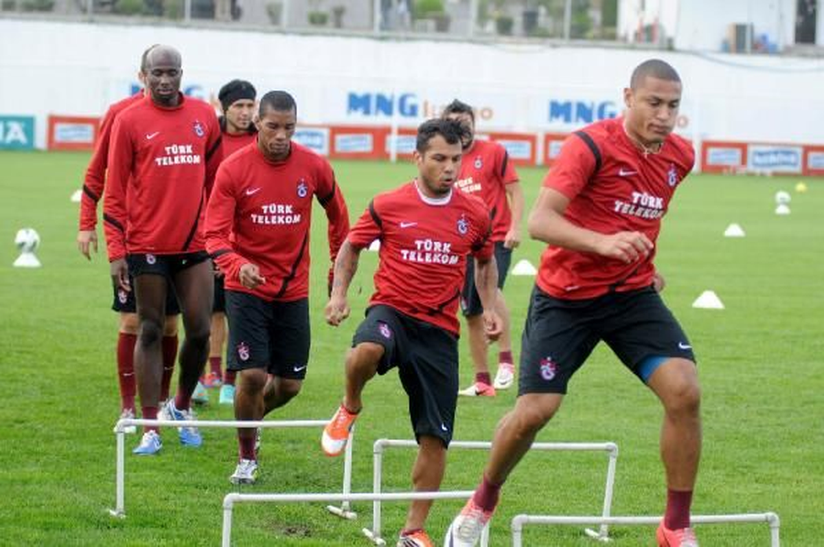 Trabzonspor\'da Çift Forvet Sürprizi