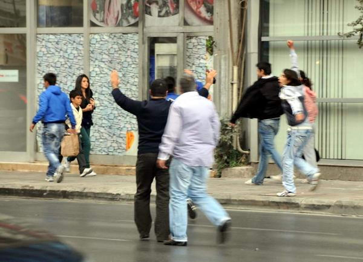 Altay Taraftarıyla, BDP\'liler Arasında Arbede Yaşandı