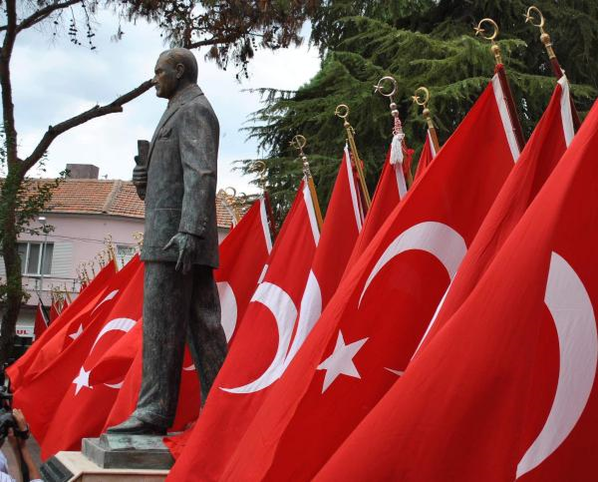 Aydın\'da Cumhuriyet İçin Alternatif Tören