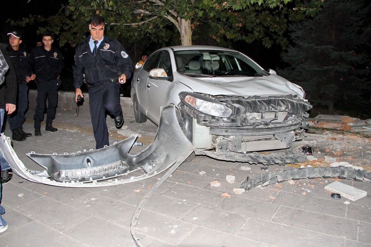 Başkent\'te Trafik Kazası: 4 Yaralı