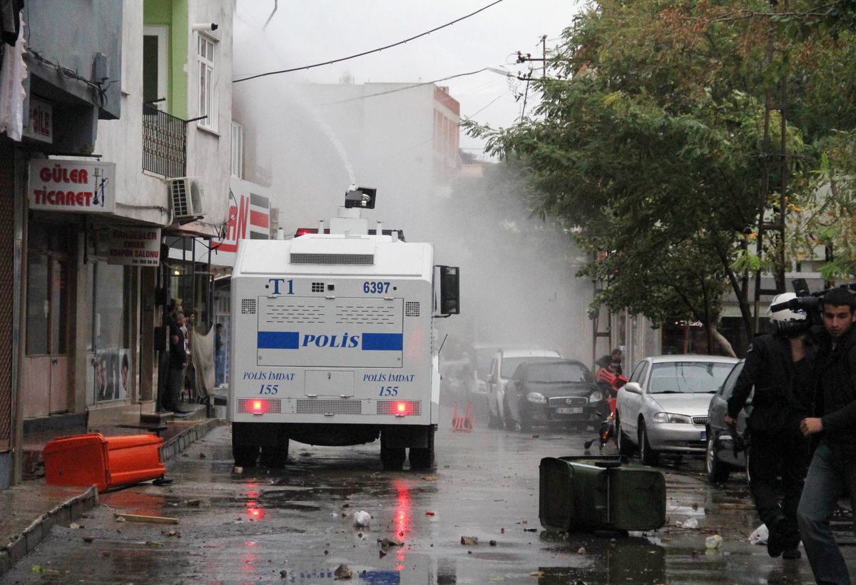 AK Parti Binasına Yürümek İstediler