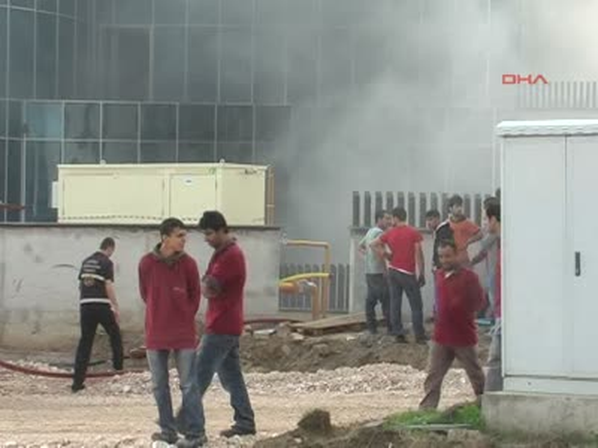 Bursa\'da Otel İnşaatında Yangın