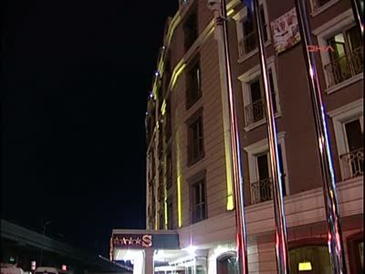 Çalıştığı Otelin Asansöründe Sıkışarak Öldü