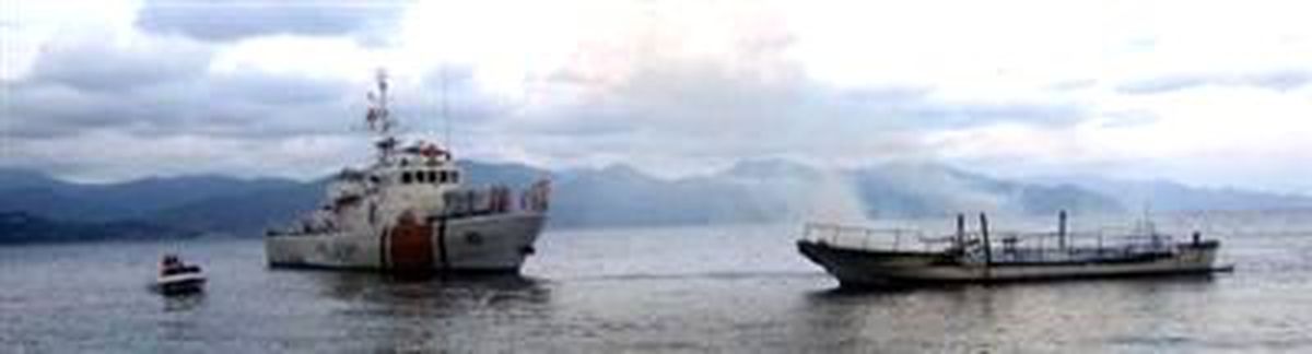 Dalış Teknesi Battı, Yolcuları Sahil Güvenlik Kurtardı