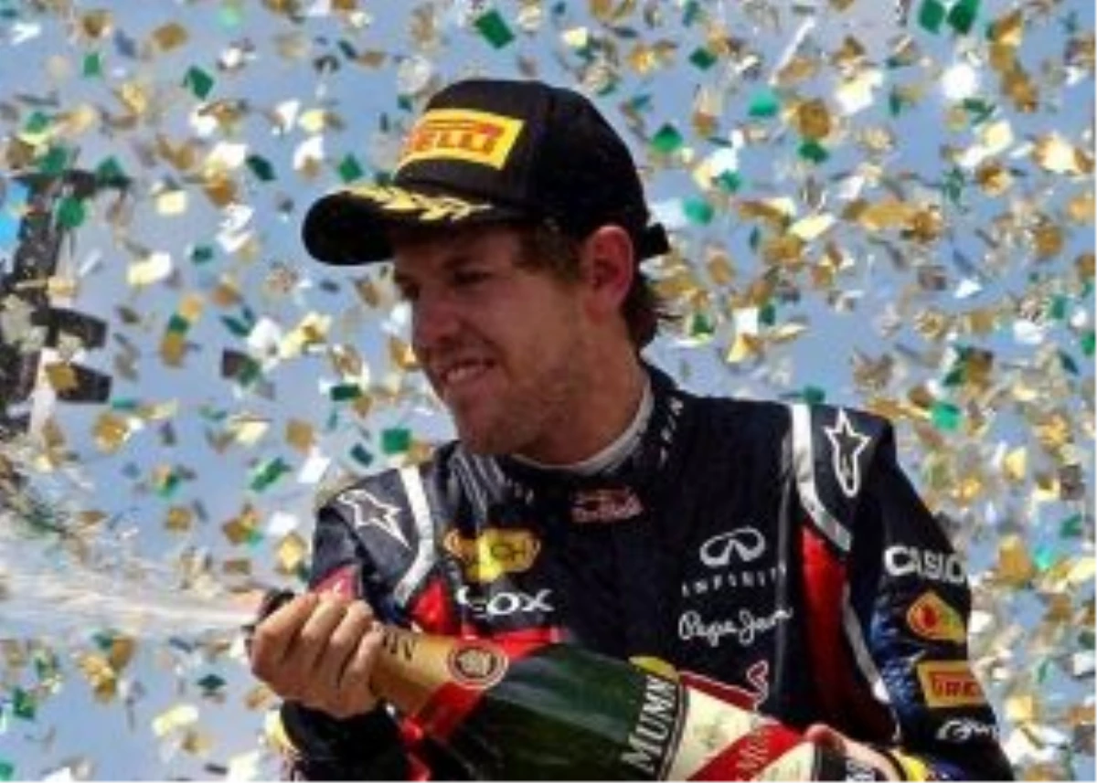 Formula 1\'de Hindistan Grand Prix\'sini Red Bull-Renault Takımının Alman Pilotu Sebastian Vettel...