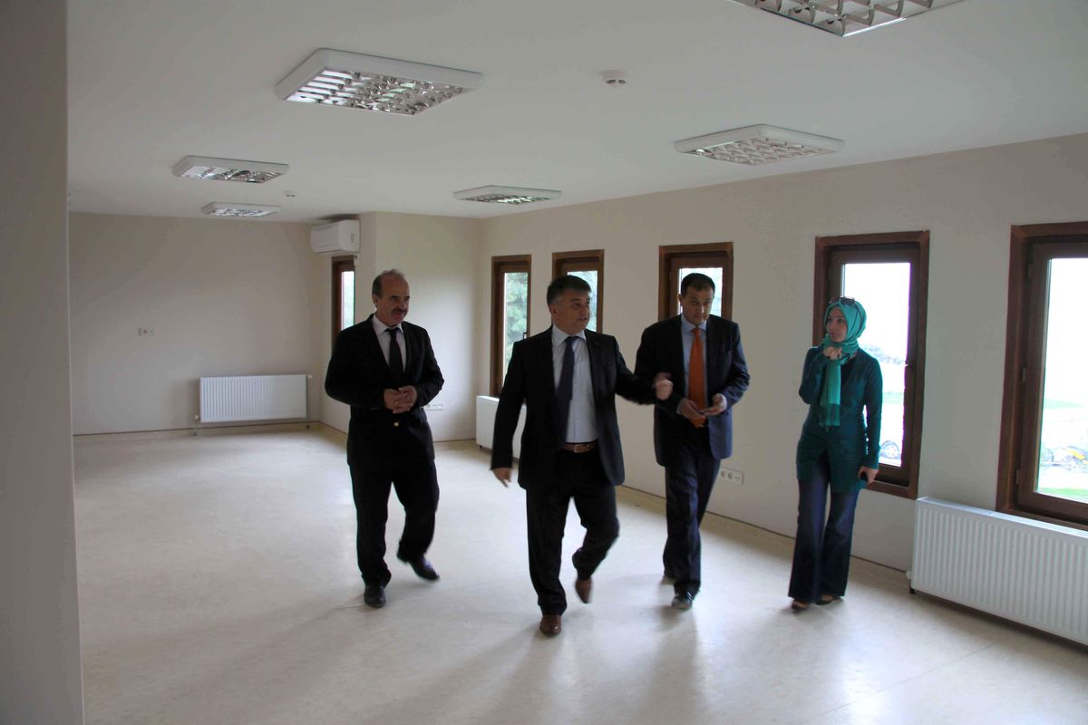 Genel Sekreter Yazıcı, Deniz Ulaşım Binasını İnceledi