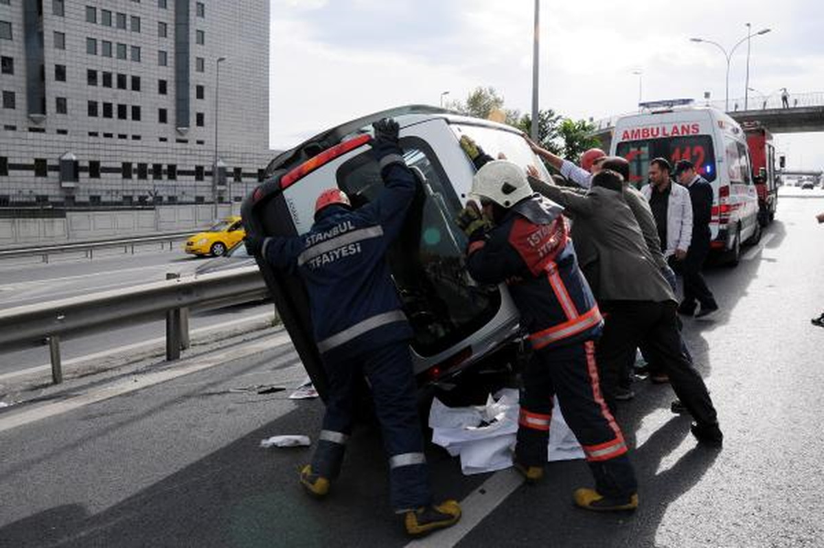 Havalimanı Yolunda Kaza, 3 Yaralı