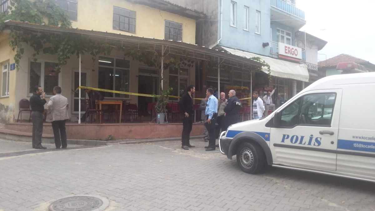 Kahvehanede Silahlı Kavga: 2 Yaralı