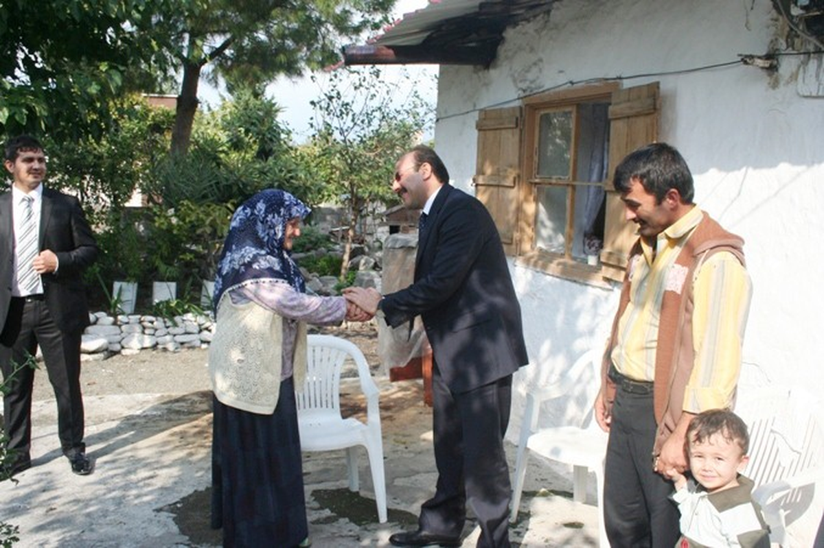 Kaymakam Özyiğit\'ten Şehit Aileleri ve Kimsesizlere Bayram Ziyareti