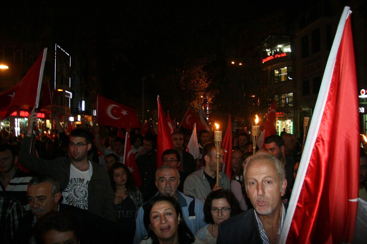 Kocaeli\'de Cumhuriyet Coşkusu