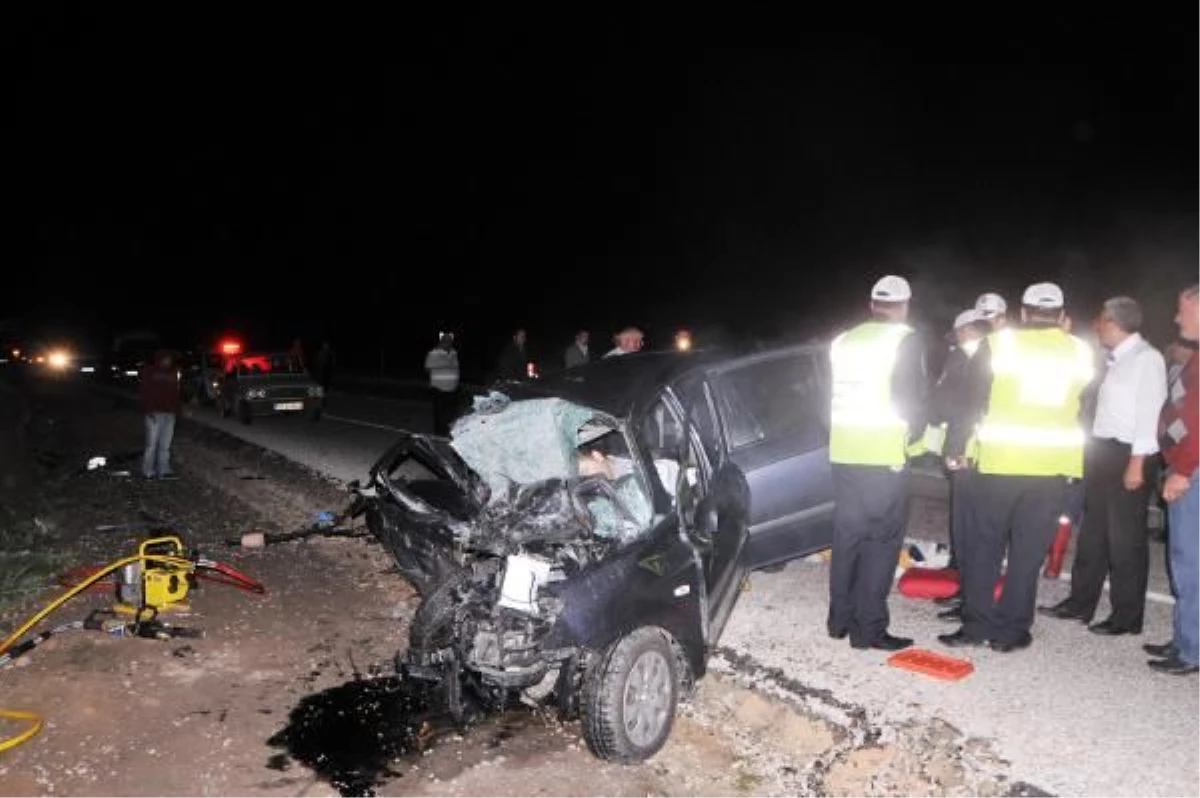 Konya\'da Trafik Kazası: 3 Ölü, 2 Yaralı