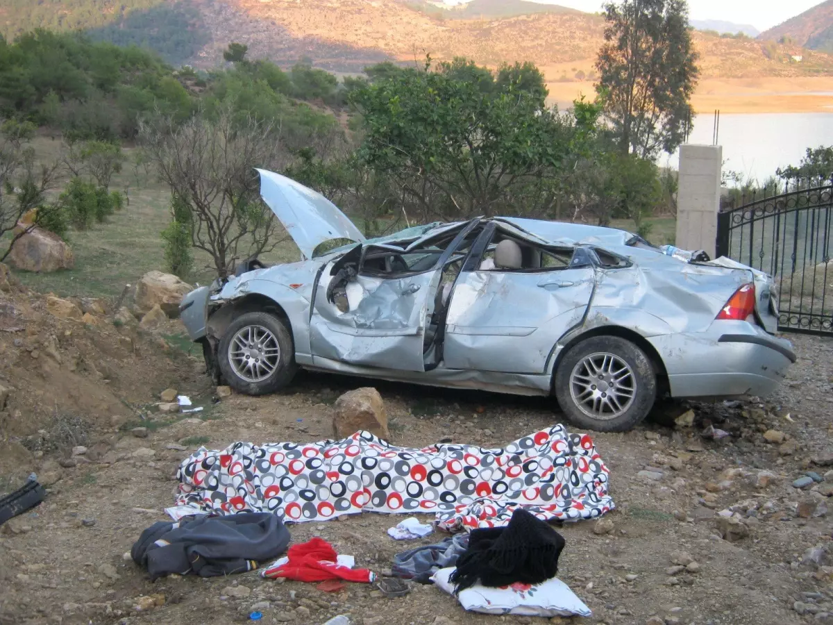 Kozan\'da Trafik Kazası: 1 Ölü, 3 Yaralı