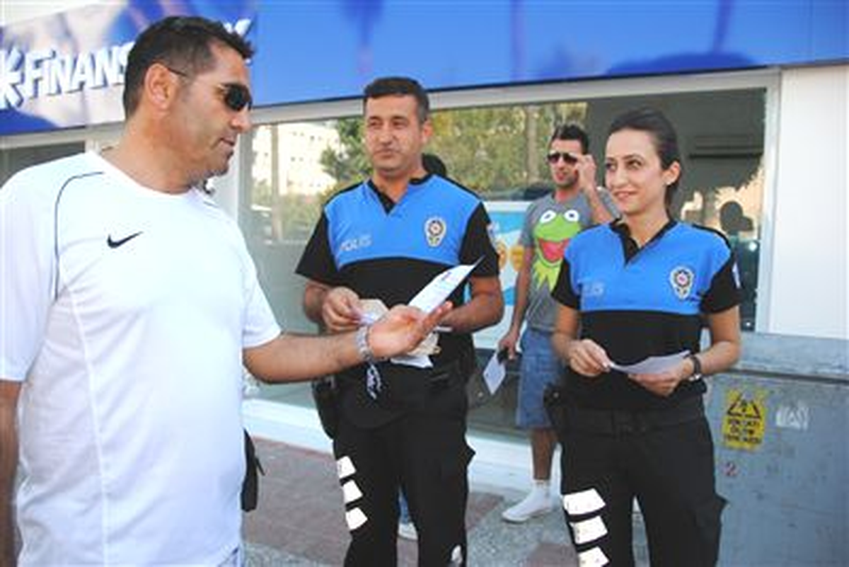 Mersin Polisi, Vatandaşları Bilgilendirdi