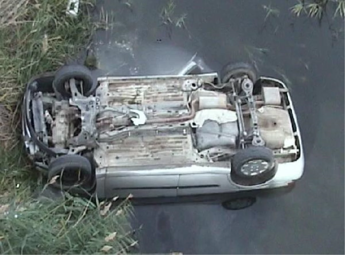 Otomobil 7 Metre Yükseklikten Atık Su Kanalına Uçtu: 6 Yaralı
