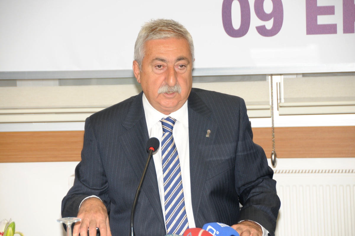 Palandöken, "Şoför Esnafının Kazanılmış Hakları Elinden Alınıyor"