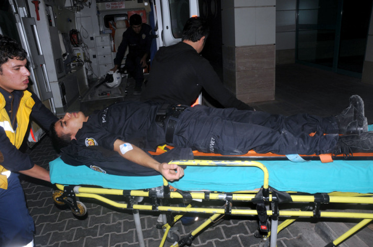 Suriyeli Sığınmacılar Polisi Taşladı!