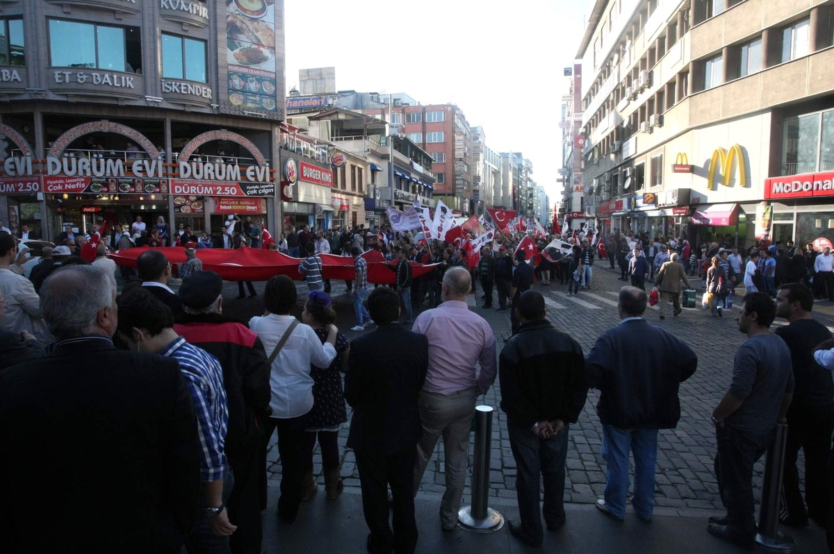 Trabzon\'da "Cumhuriyet Yürüyüşü"