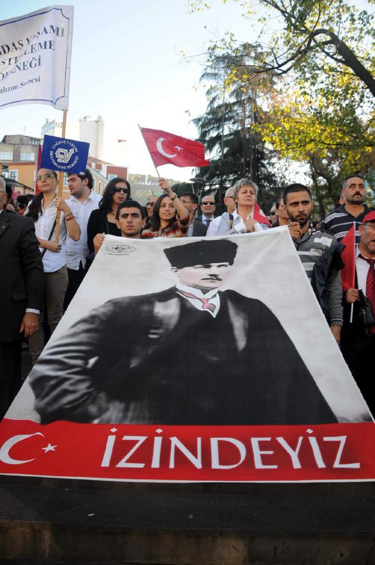 Trabzon\'da Horonlu Balyozlu Atatürk Yürüyüşü