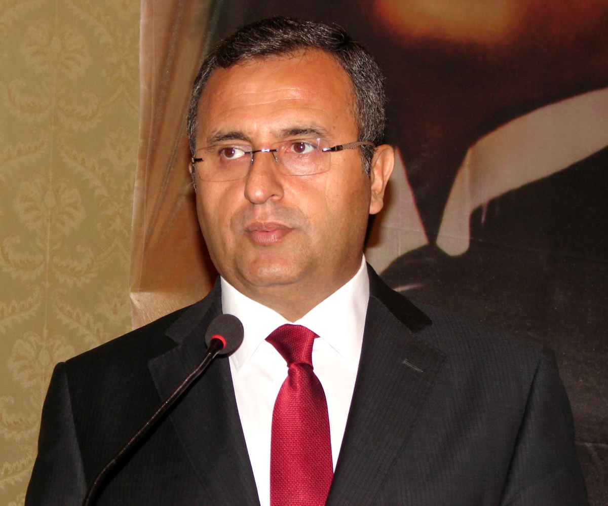 Vali Demir\'den 29 Ekim Cumhuriyet Bayramı Kutlama Mesajı