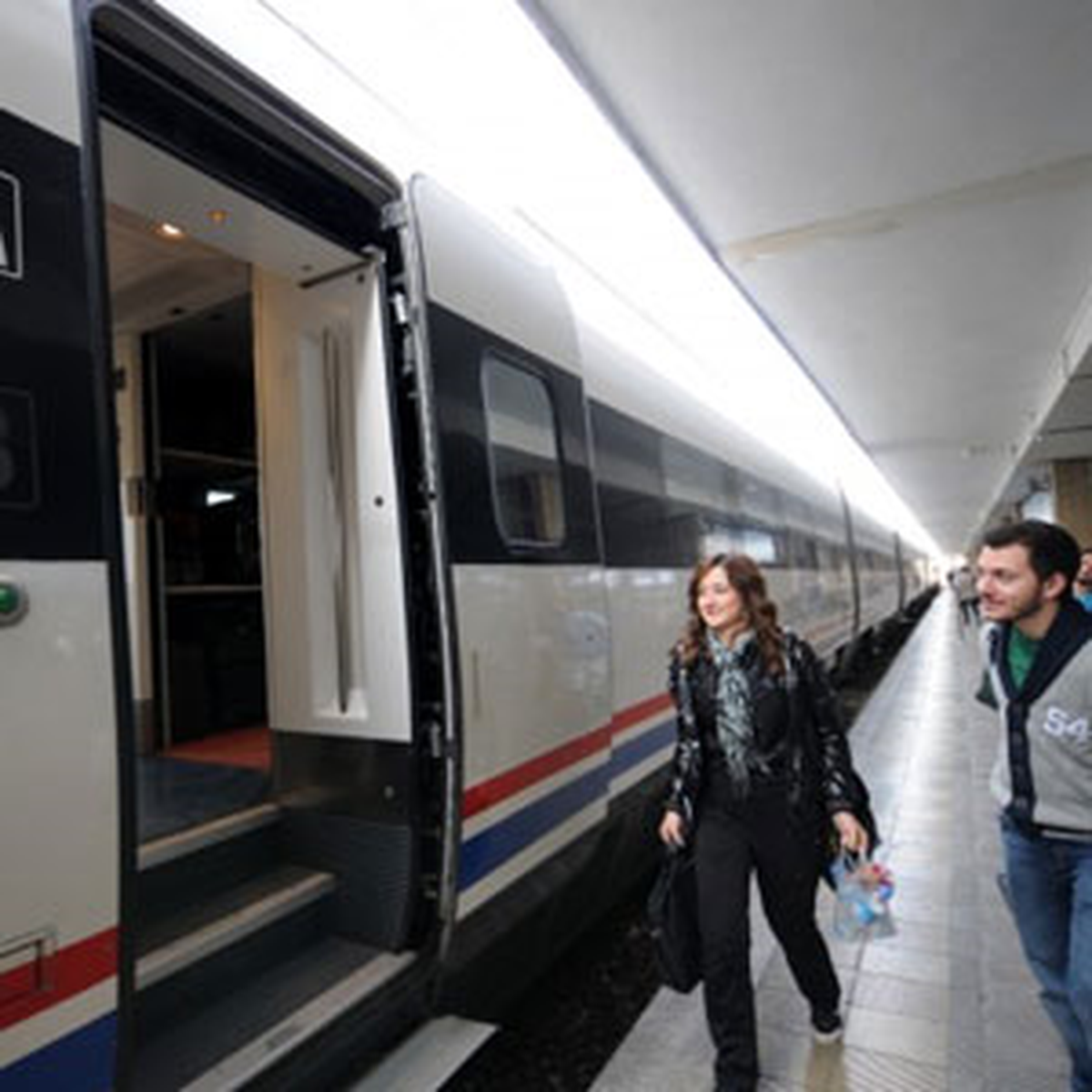 YHT 8 Milyon Kişi Taşıdı