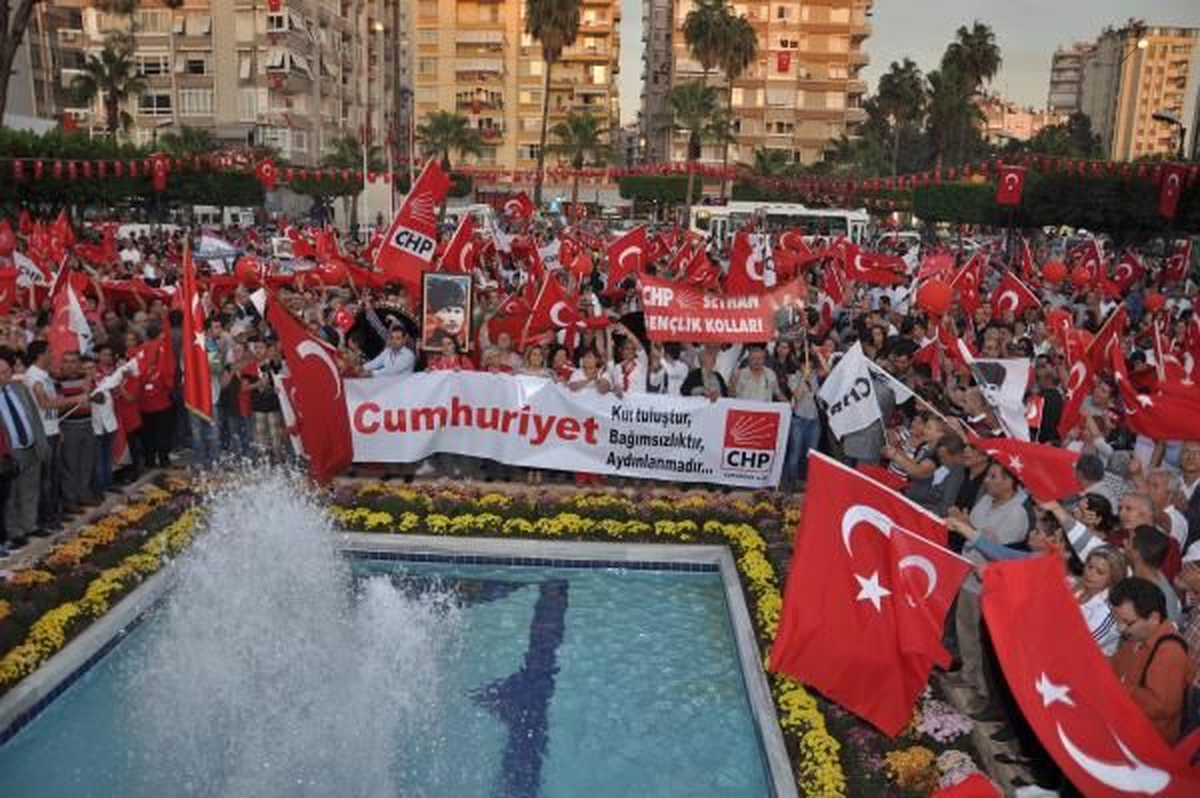 Adana\'da Cumhuriyet Yürüyüşü