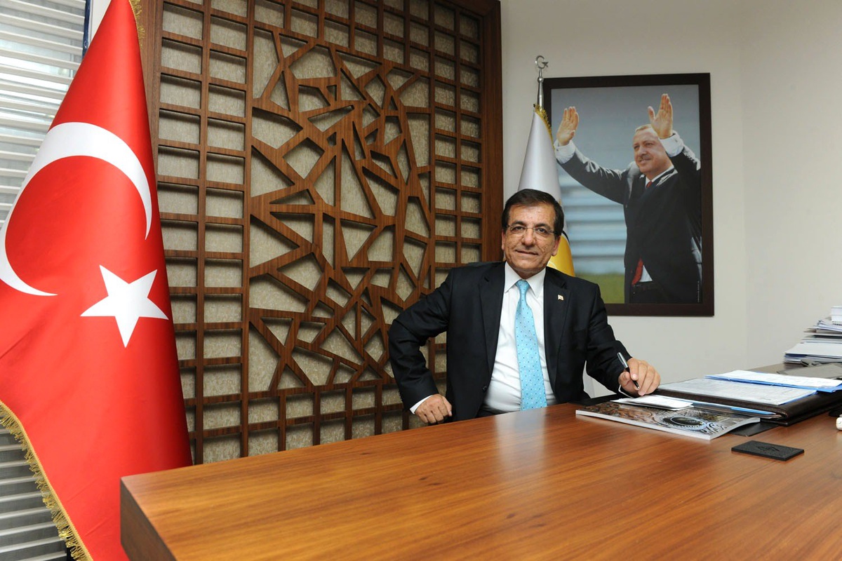 AK Parti İl Başkanı Sedat Yalçın\'dan Cumhuriyet Bayramı Mesajı