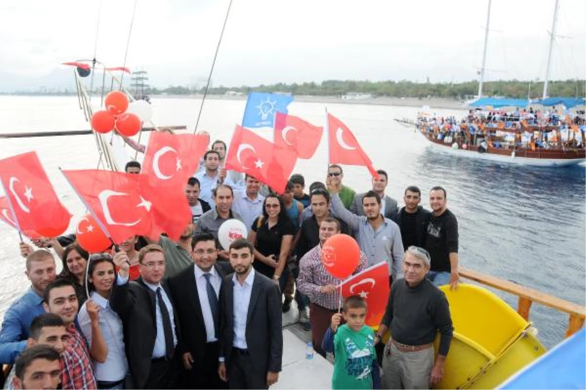 Ak Partili Gençler Cumhuriyeti Denizde Kutladı