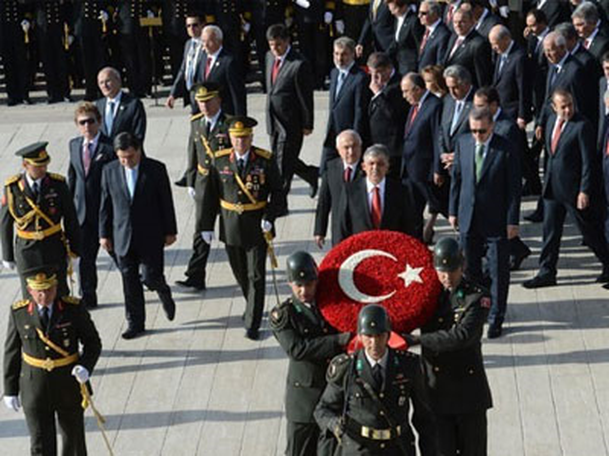 Anıtkabir\'de \'Buz Gibi\' Tören