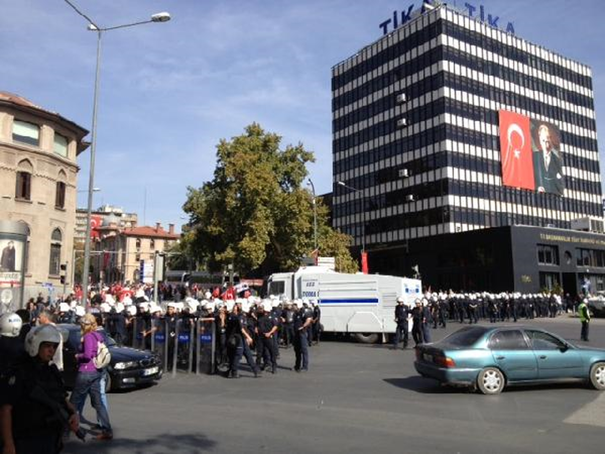 Ankara\'da \'Cumhuriyet Yürüyüşü\' İçin 5 Bin Polis Memuru Görevli (2)