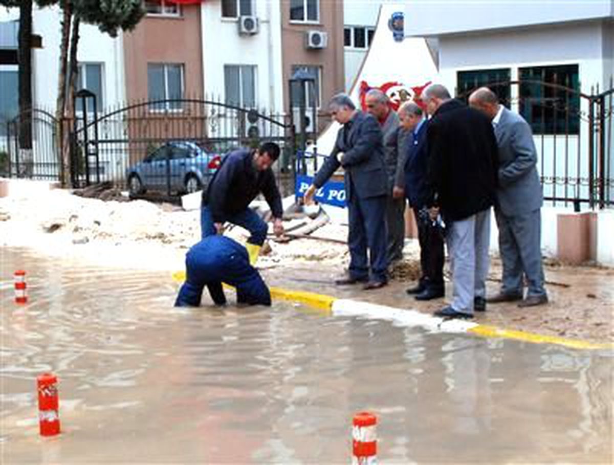 Belediye Ekipleri Seferber Oldu